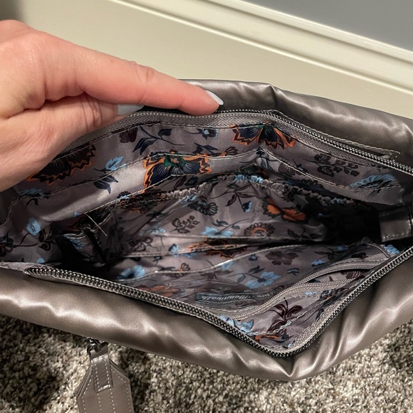 lug Moonwalk Crossbody - NWT - Metallic Pearl - Picture 4 of 8